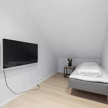 Nyoppfort Enebolig Sentralt Med Eget Bamble