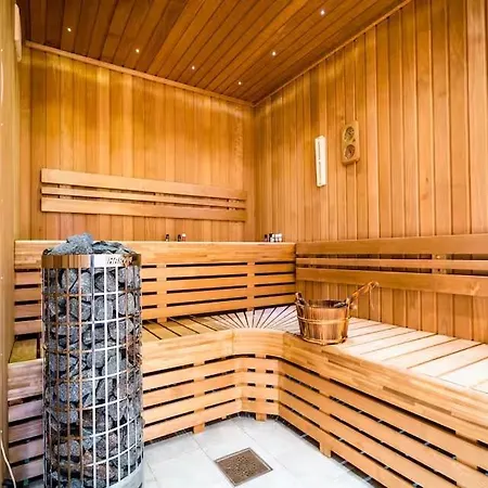 Nyoppfort Enebolig Sentralt Med Eget 別荘 *